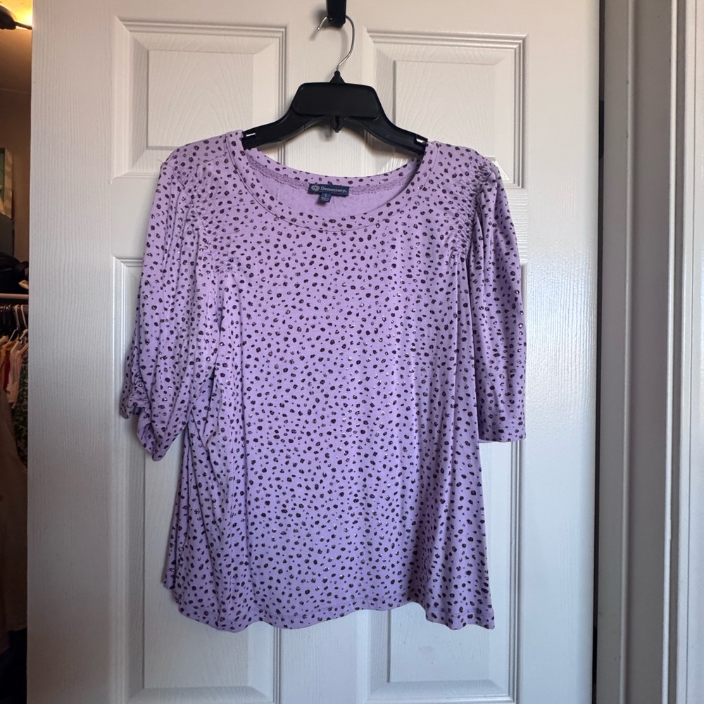 💜💜 Democracy Lavender Short Sleeve Scoop Neck Tee with Dot Print
